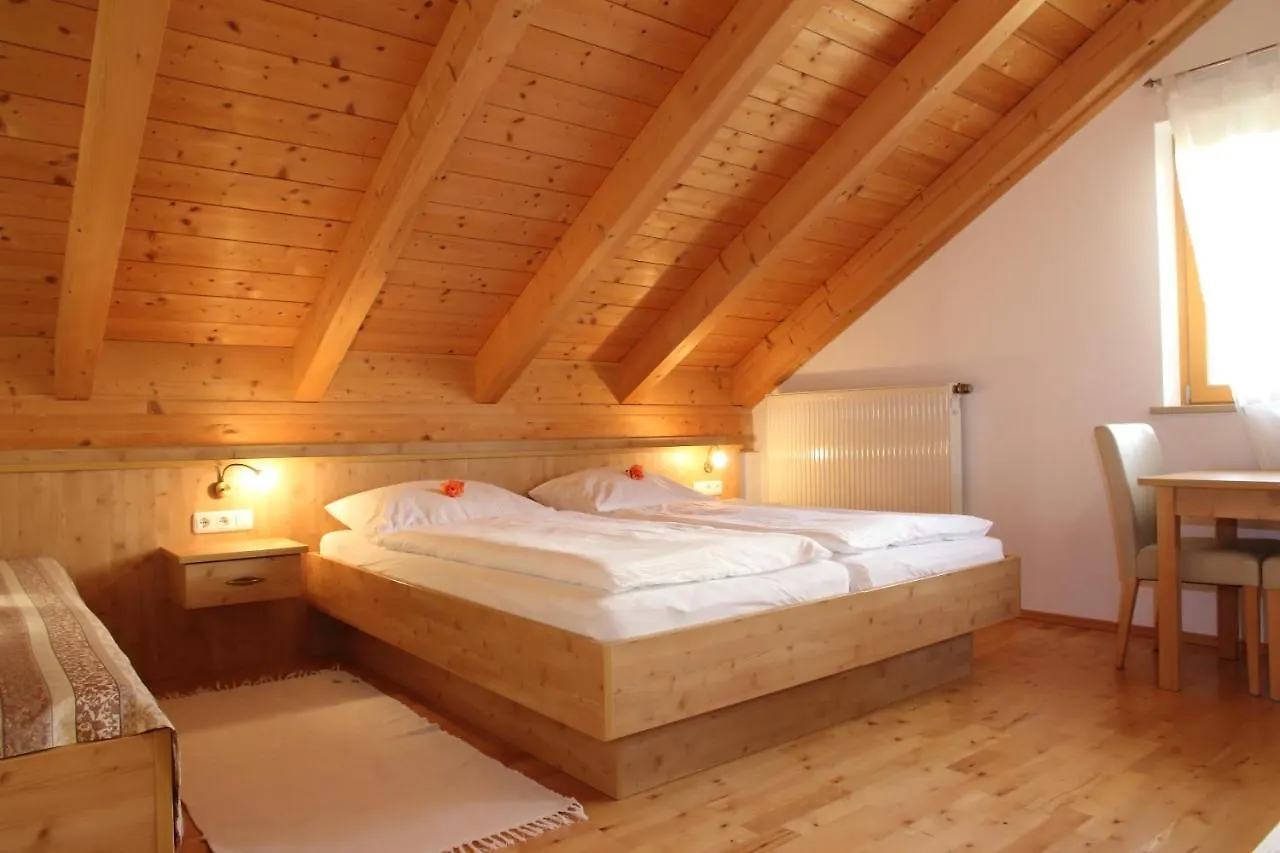 Gaestehaus Burgmayr Sauerlach Guest house